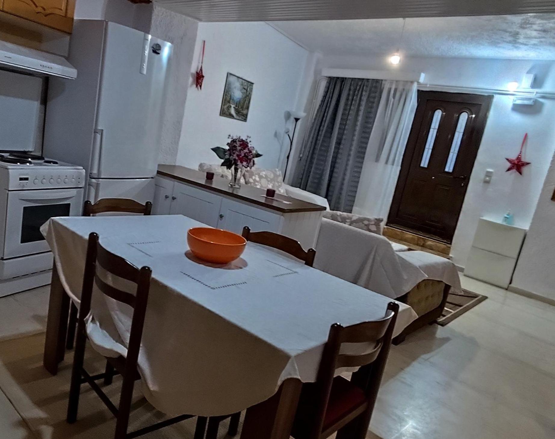 Ευρύχωρο Και Άνετο Διαμέρισμα Στην Ιτέα Joanna'S Apartment Kirra Exterior foto